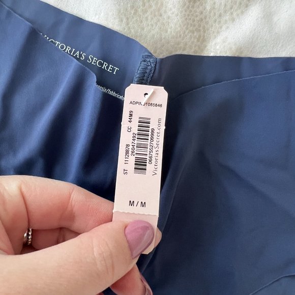 Victoria’s Secret blue hipster/hip hugger underwear panties size medium nwt - Picture 2 of 4